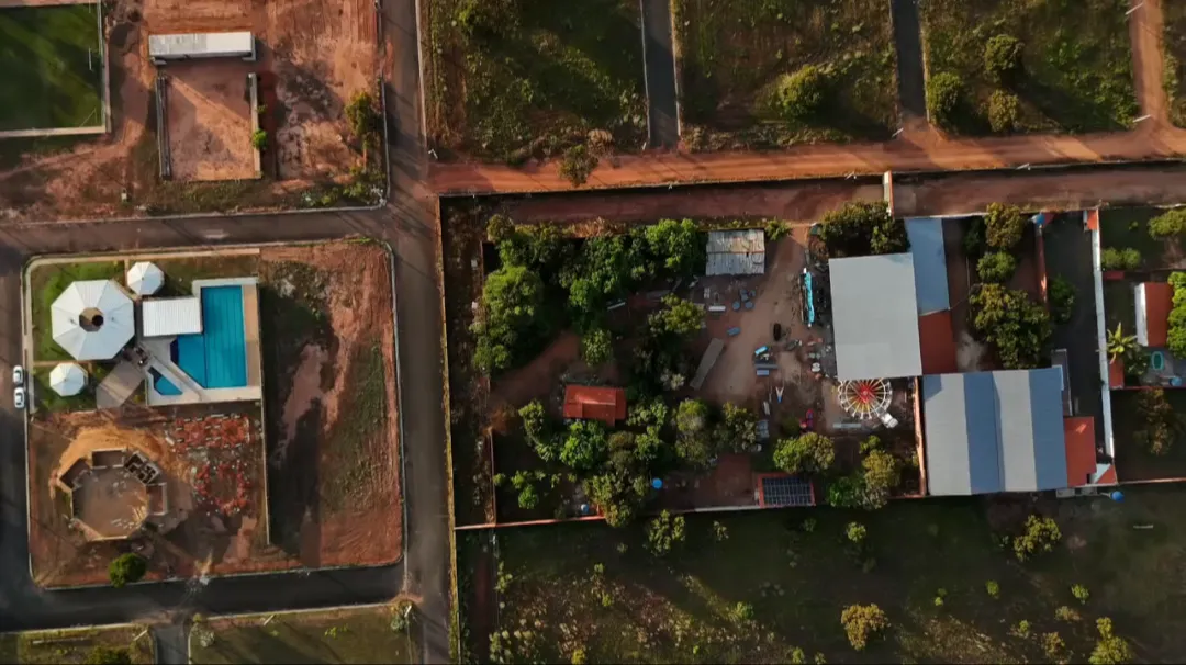 Vista aérea dos lotes e das quadras do condomínio